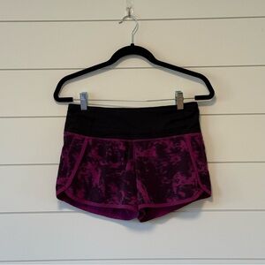 Lululemon Speed Up Short Mid-Rise Lined Purple Black Tie Dye Size 4 Workout